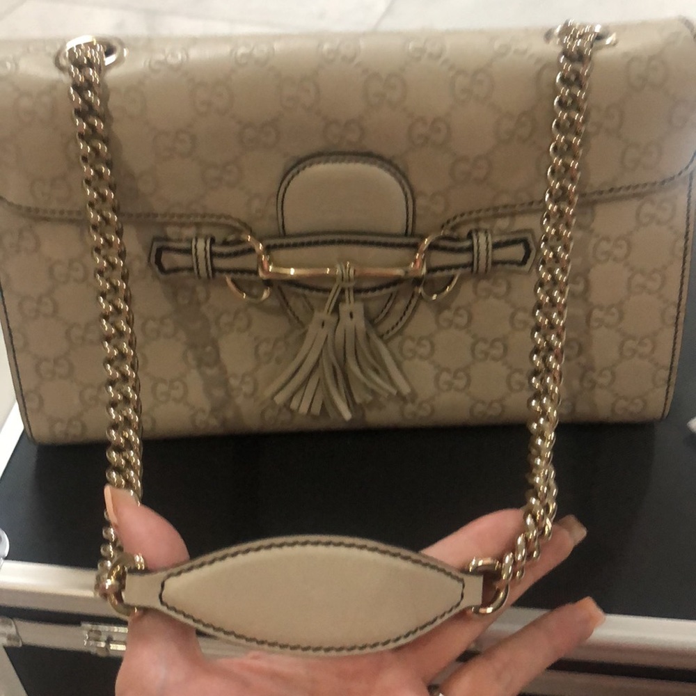 Ivory Gucci authentic bag. NWOT. This is the latest Gucci trending bag. - Picture 11 of 14